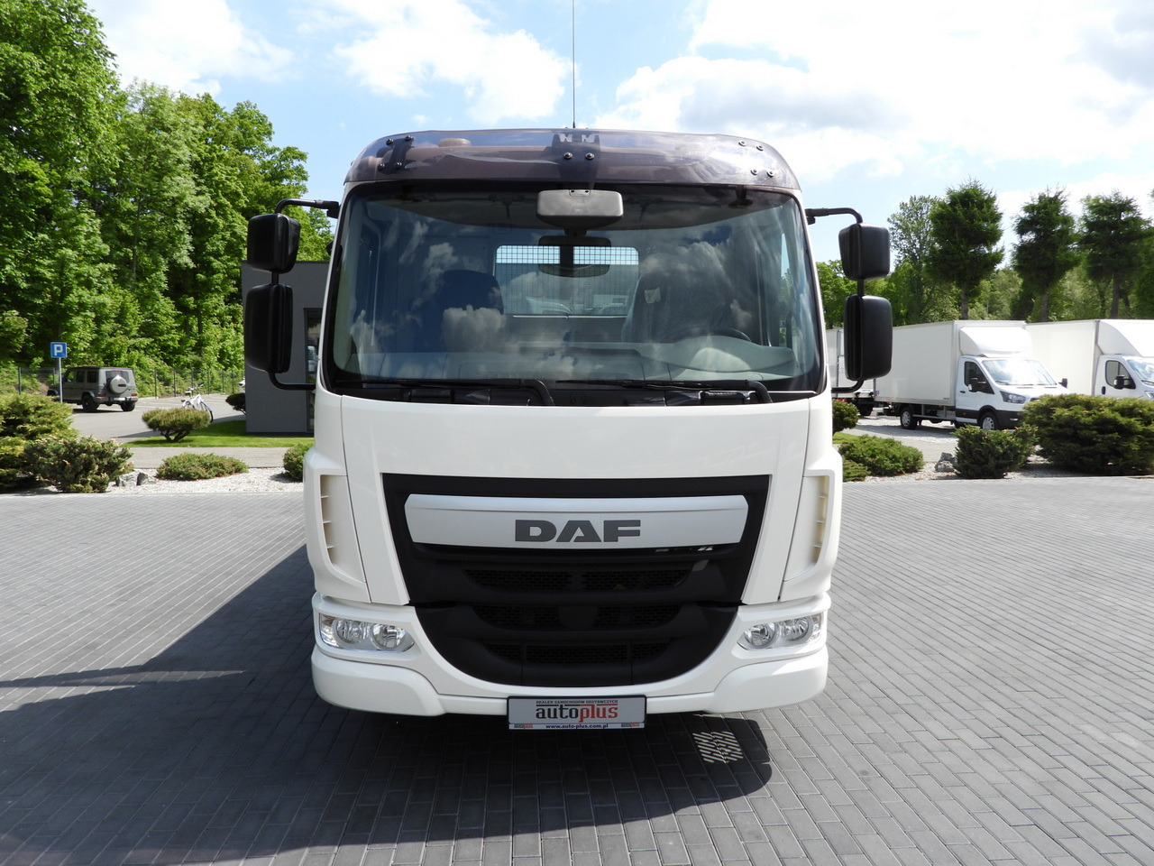 Camión volquete DAF LF 180 THREE-WAY TIPPER CRUISE CONTROL LED LIGHTS AUTOMATIC TRANSMISSION  TWIN WHEELS AIR CONDITIONING  180HP: foto 5