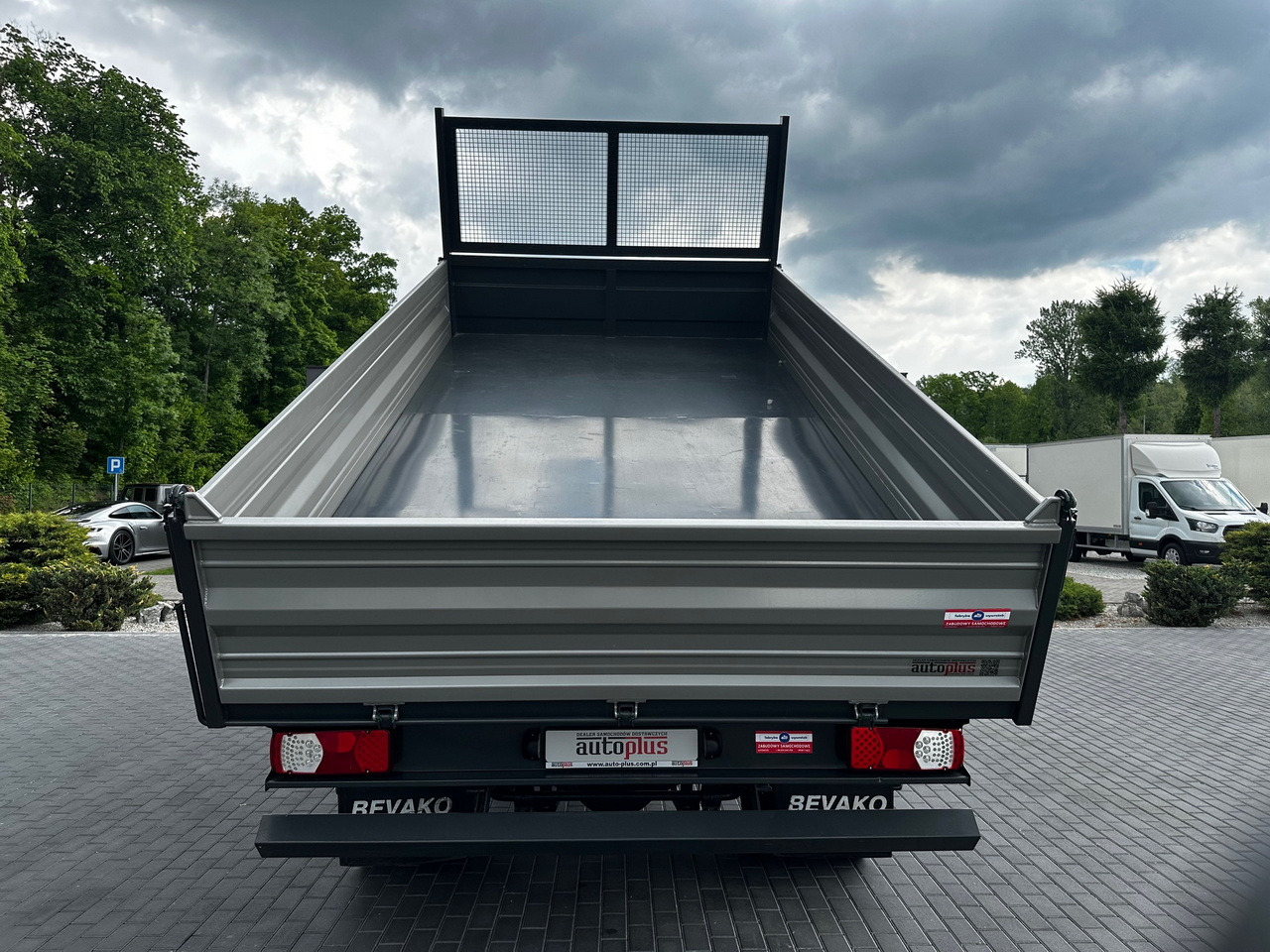 Camión volquete DAF LF 180 THREE-WAY TIPPER CRUISE CONTROL LED LIGHTS AUTOMATIC TRANSMISSION  TWIN WHEELS AIR CONDITIONING  180HP: foto 13