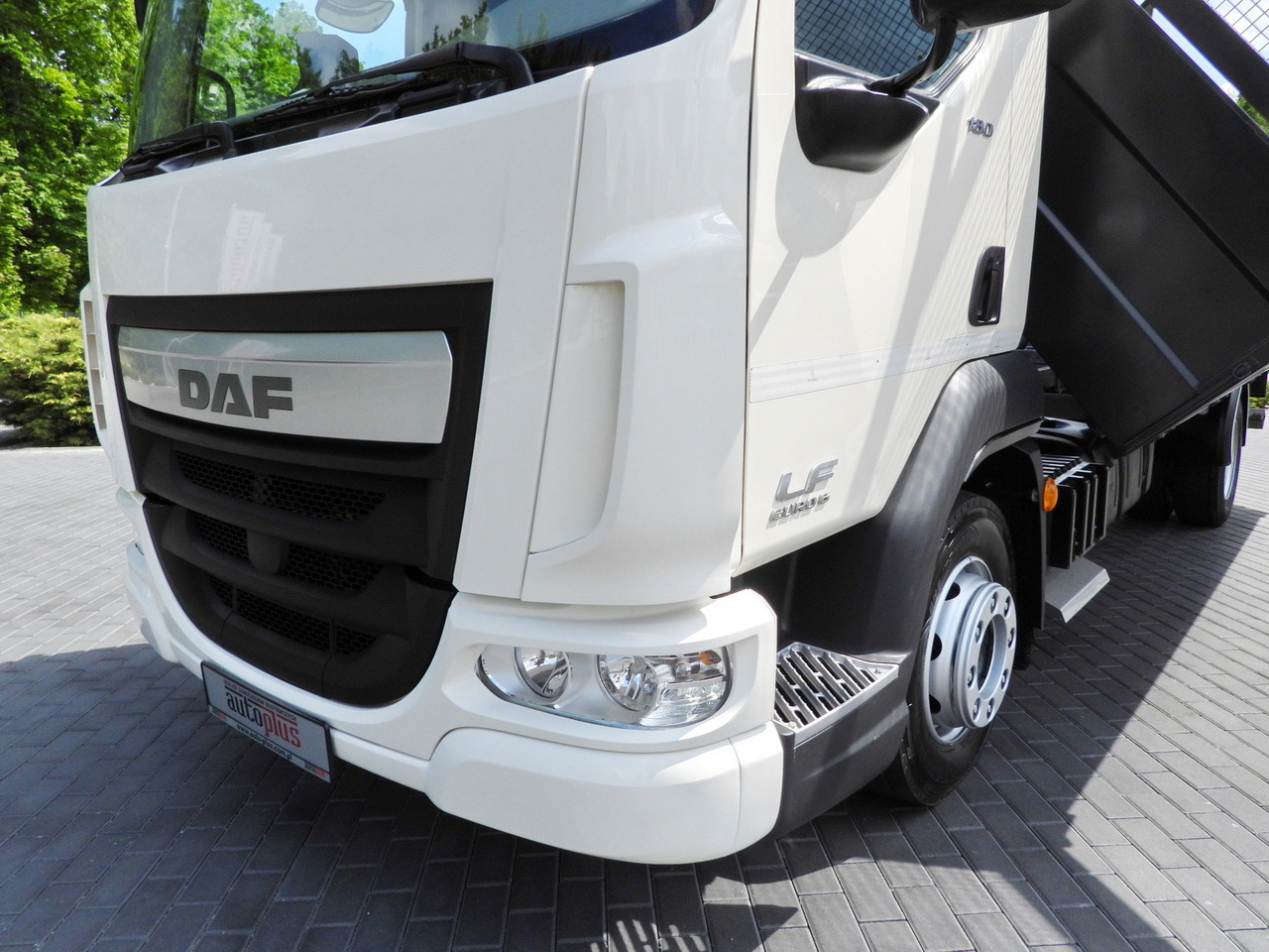 Camión volquete DAF LF 180 THREE-WAY TIPPER CRUISE CONTROL LED LIGHTS AUTOMATIC TRANSMISSION  TWIN WHEELS AIR CONDITIONING  180HP: foto 21