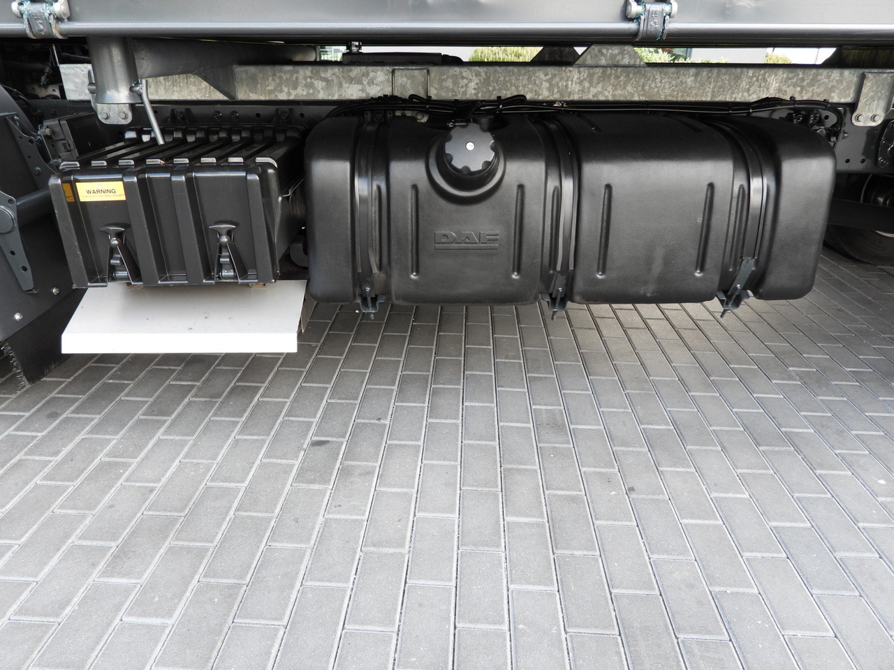 Camión volquete DAF LF 180 THREE-WAY TIPPER CRUISE CONTROL LED LIGHTS AUTOMATIC TRANSMISSION  TWIN WHEELS AIR CONDITIONING  180HP: foto 26