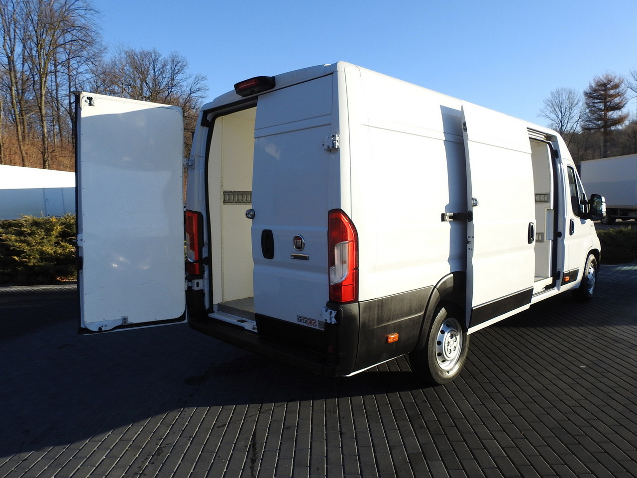 FIAT DUCATO REFRIGERATOR VAN -10*C POWER SUPPLY 230V AIR CONDITIONING 175HP - Furgoneta frigorifica: foto 3 FIAT DUCATO REFRIGERATOR VAN -10*C POWER SUPPLY 230V AIR CONDITIONING 175HP - Furgoneta frigorifica: foto 3