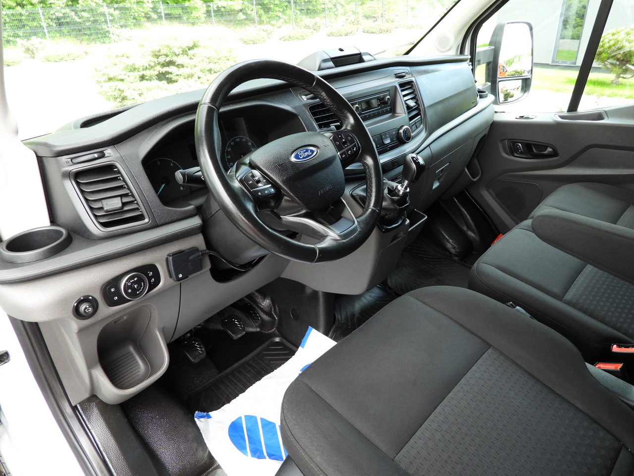 FORD TRANSIT BOX LIFT 8 PALLETS CRUISE CONTROL LED LIGHTS AIR CONDITIONING 130HP - Furgoneta caja cerrada: foto 2 FORD TRANSIT BOX LIFT 8 PALLETS CRUISE CONTROL LED LIGHTS AIR CONDITIONING 130HP - Furgoneta caja cerrada: foto 2