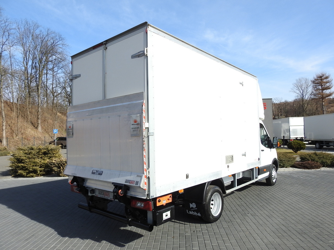 FORD TRANSIT BOX LIFT 8 PALLETS CRUISE CONTROL LED LIGHTS TWIN WHEELS AIR CONDITIONING 170HP - Furgoneta frigorifica: foto 3 FORD TRANSIT BOX LIFT 8 PALLETS CRUISE CONTROL LED LIGHTS TWIN WHEELS AIR CONDITIONING 170HP - Furgoneta frigorifica: foto 3