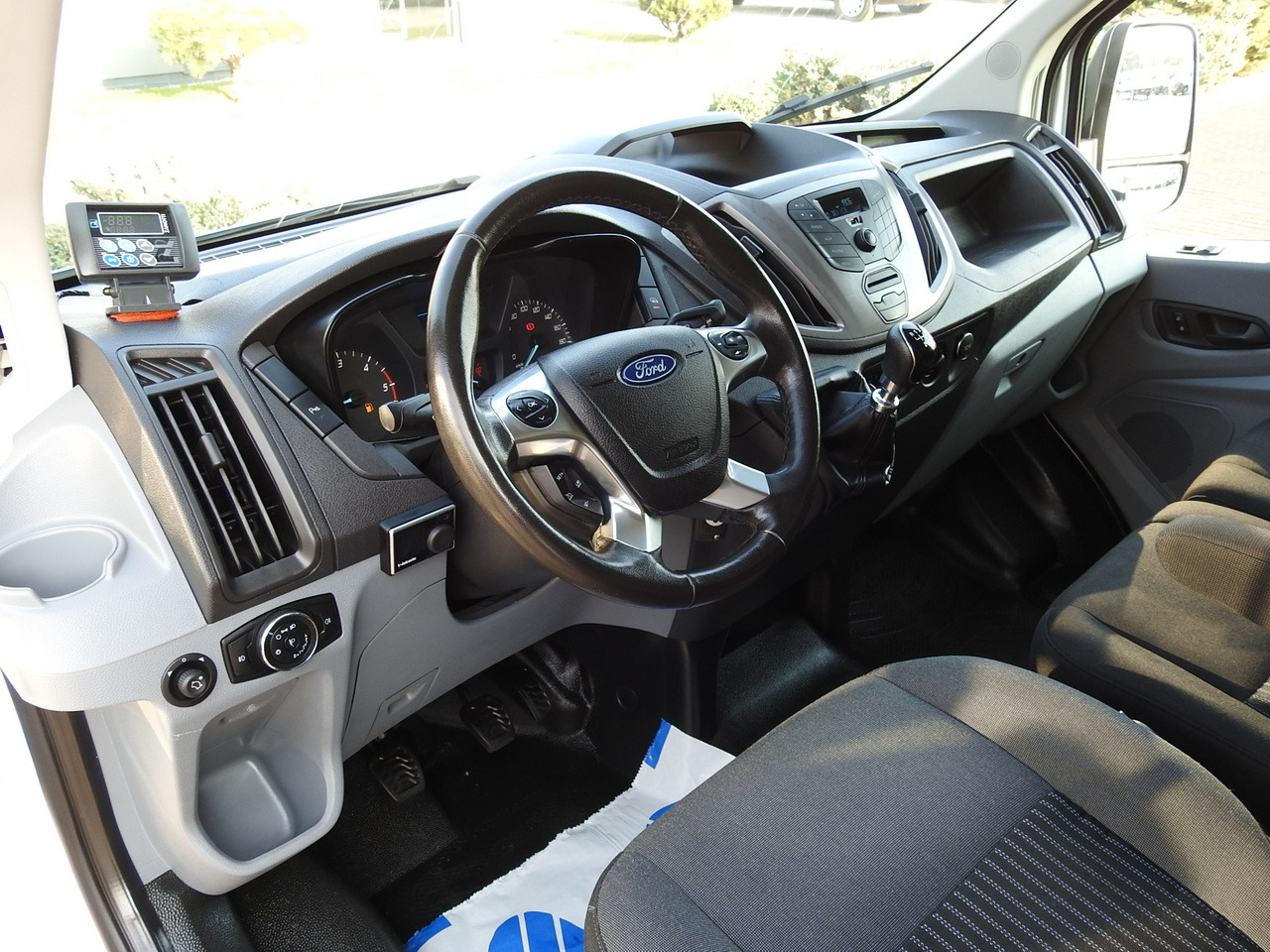 FORD TRANSIT REFRIGERATOR VAN 0°C HEATING FUNCTION CRUISE CONTROL LED LIGHTS AIR CONDITIONING 130HP - Furgoneta frigorifica: foto 2 FORD TRANSIT REFRIGERATOR VAN 0°C HEATING FUNCTION CRUISE CONTROL LED LIGHTS AIR CONDITIONING 130HP - Furgoneta frigorifica: foto 2