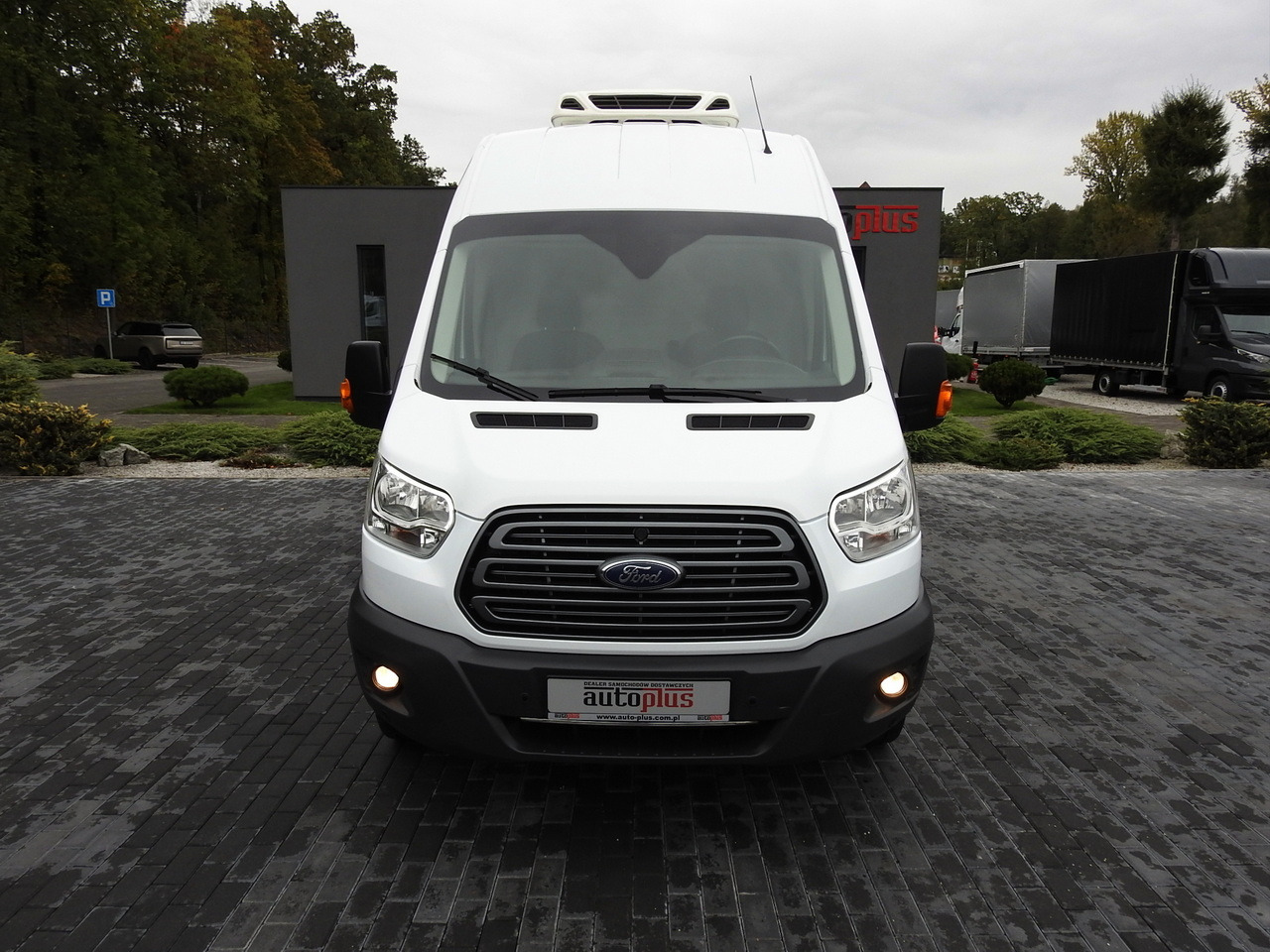 FORD TRANSIT REFRIGERATOR VAN 0*C HEATING FUNCTION POWER SUPPLY 230V CRUISE CONTROL NAVIGATION AIR CONDITIONING LED LIGHTS 130HP - Furgoneta frigorifica: foto 5 FORD TRANSIT REFRIGERATOR VAN 0*C HEATING FUNCTION POWER SUPPLY 230V CRUISE CONTROL NAVIGATION AIR CONDITIONING LED LIGHTS 130HP - Furgoneta frigorifica: foto 5