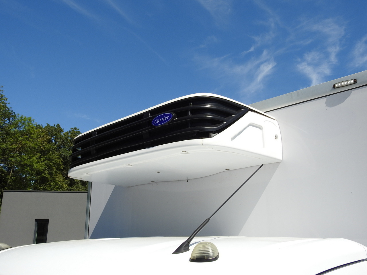 Furgoneta frigorifica FORD TRANSIT REGRIGERATOR BOX 0*C POWER SUPPLY 230V CRUISE CONTROL AIR CONDITIONING TWIN WHEELS  170HP: foto 20