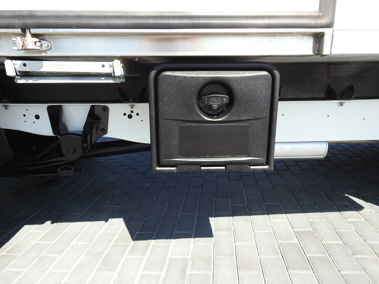 Furgoneta frigorifica FORD TRANSIT REGRIGERATOR BOX 0*C POWER SUPPLY 230V CRUISE CONTROL AIR CONDITIONING TWIN WHEELS  170HP: foto 26