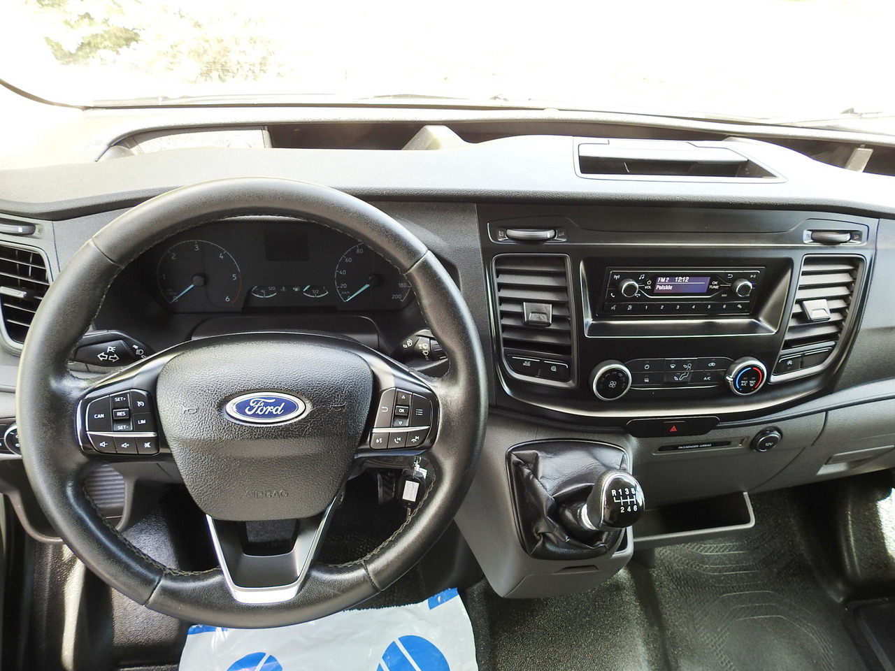 Furgoneta frigorifica FORD TRANSIT REGRIGERATOR BOX 0*C POWER SUPPLY 230V CRUISE CONTROL AIR CONDITIONING TWIN WHEELS  170HP: foto 30