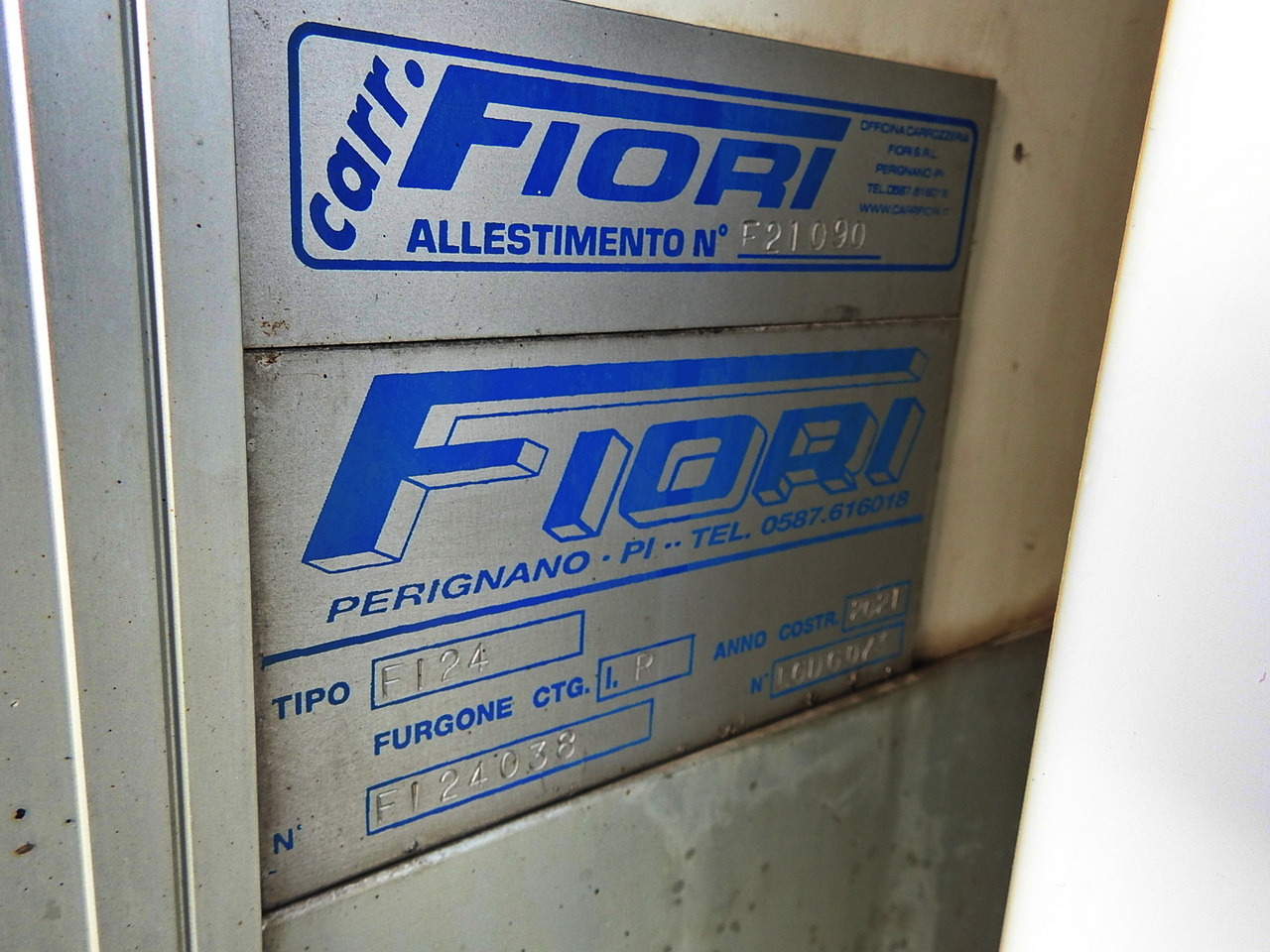 Furgoneta frigorifica FORD TRANSIT REGRIGERATOR BOX -10*C POWER SUPPLY 230V CRUISE CONTROL AIR CONDITIONING LED LIGHTS PNEUMATICS TWIN WHEELS  130HP: foto 27
