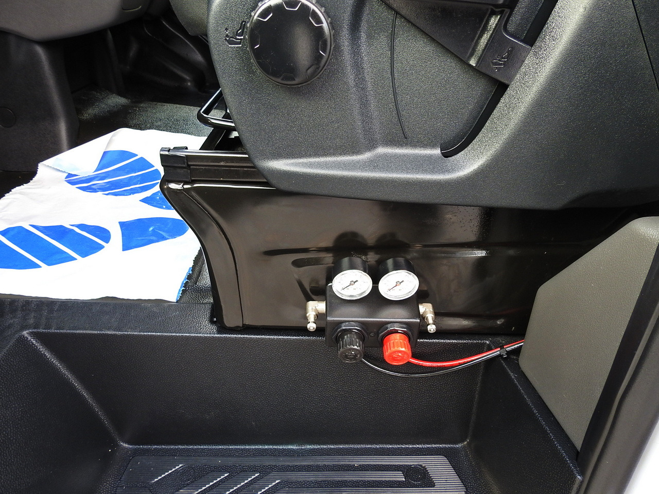 Furgoneta frigorifica FORD TRANSIT REGRIGERATOR BOX -10*C POWER SUPPLY 230V CRUISE CONTROL AIR CONDITIONING LED LIGHTS PNEUMATICS TWIN WHEELS  130HP: foto 32