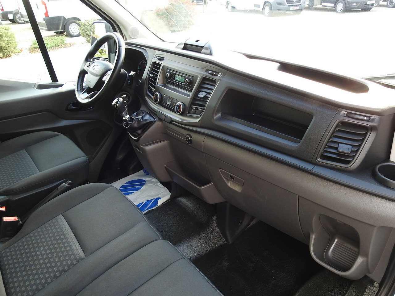 Furgoneta frigorifica FORD TRANSIT REGRIGERATOR BOX -10*C POWER SUPPLY 230V CRUISE CONTROL AIR CONDITIONING LED LIGHTS PNEUMATICS TWIN WHEELS  130HP: foto 47