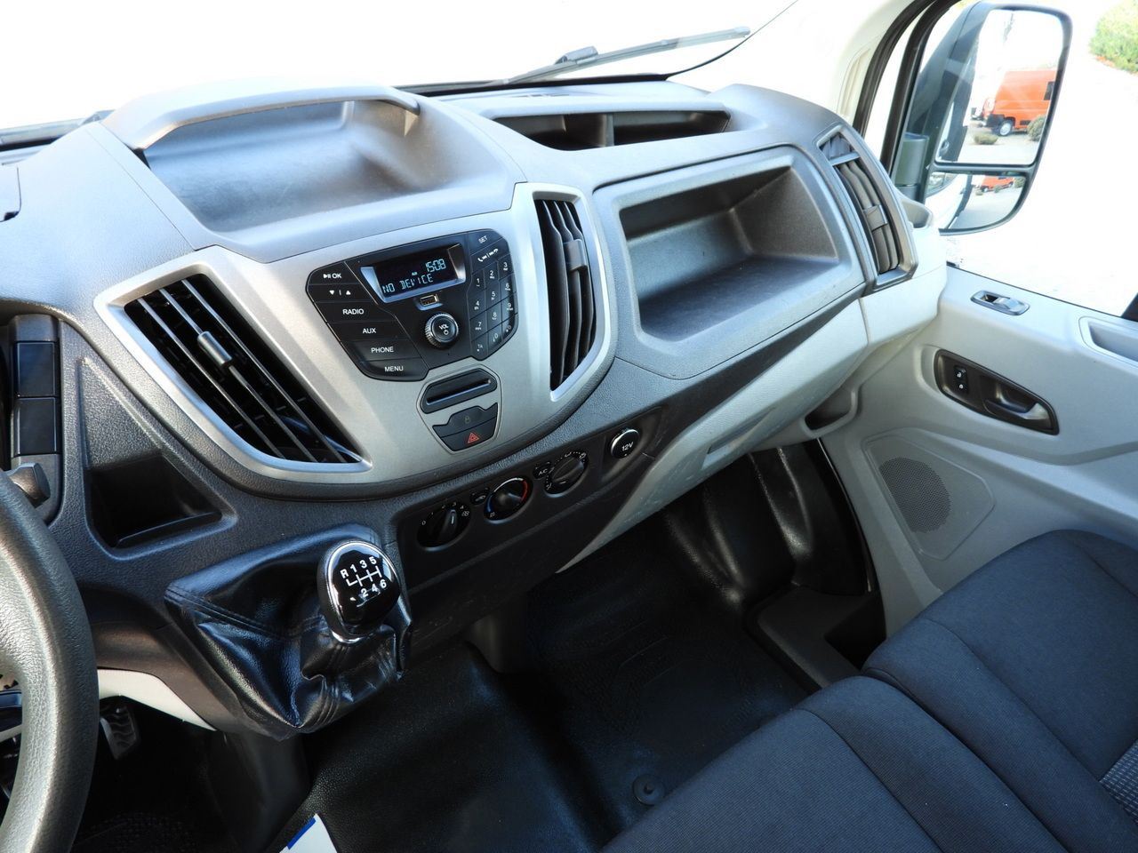 Furgoneta caja abierta FORD TRANSIT STAKE BODY 8 PALLETS TWIN WHEELS AIR CONDITIONING  155HP: foto 29