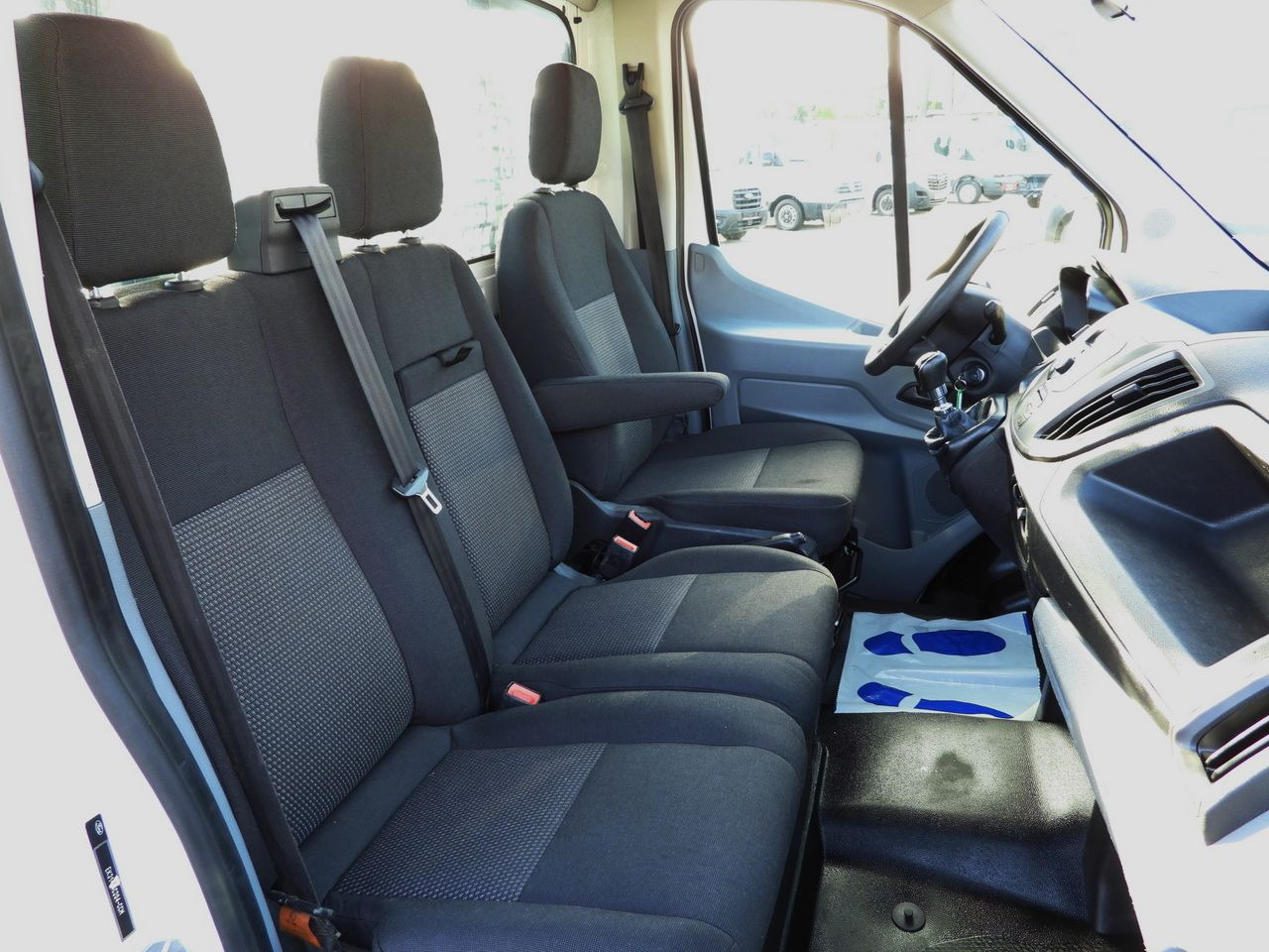 Furgoneta caja abierta FORD TRANSIT STAKE BODY 8 PALLETS TWIN WHEELS AIR CONDITIONING  155HP: foto 35