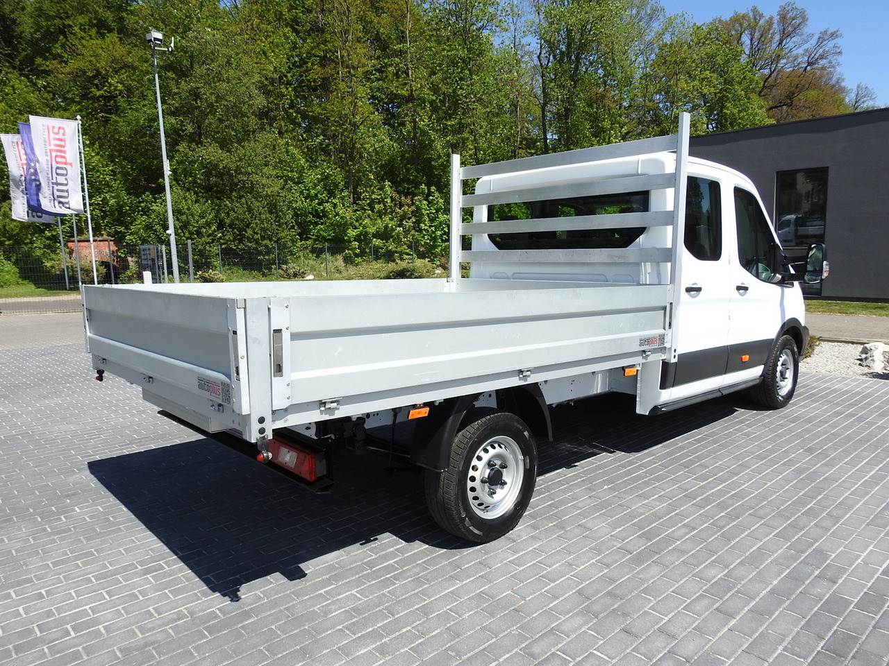 FORD TRANSIT STAKE BODY DOUBLE CABIN DOKA 7 SEATS AIR CONDITIONING 130HP - Furgoneta caja abierta: foto 3 FORD TRANSIT STAKE BODY DOUBLE CABIN DOKA 7 SEATS AIR CONDITIONING 130HP - Furgoneta caja abierta: foto 3