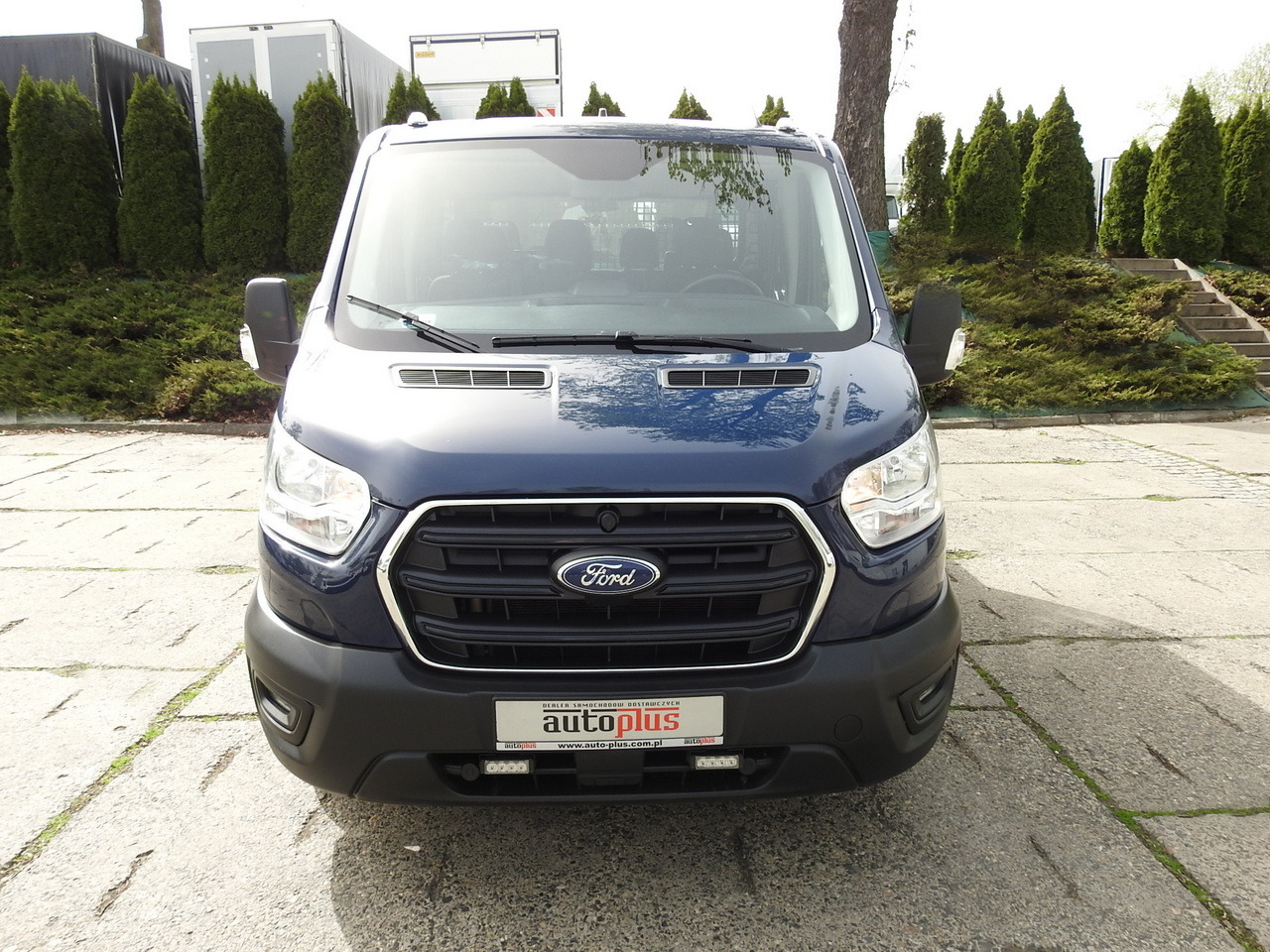 FORD TRANSIT STAKE BODY DOUBLE CABIN DOKA 7 SEATS CRUISE CONTROL AIR CONDITIONING LED LIGHTS 130HP - Furgoneta combi: foto 5 FORD TRANSIT STAKE BODY DOUBLE CABIN DOKA 7 SEATS CRUISE CONTROL AIR CONDITIONING LED LIGHTS 130HP - Furgoneta combi: foto 5