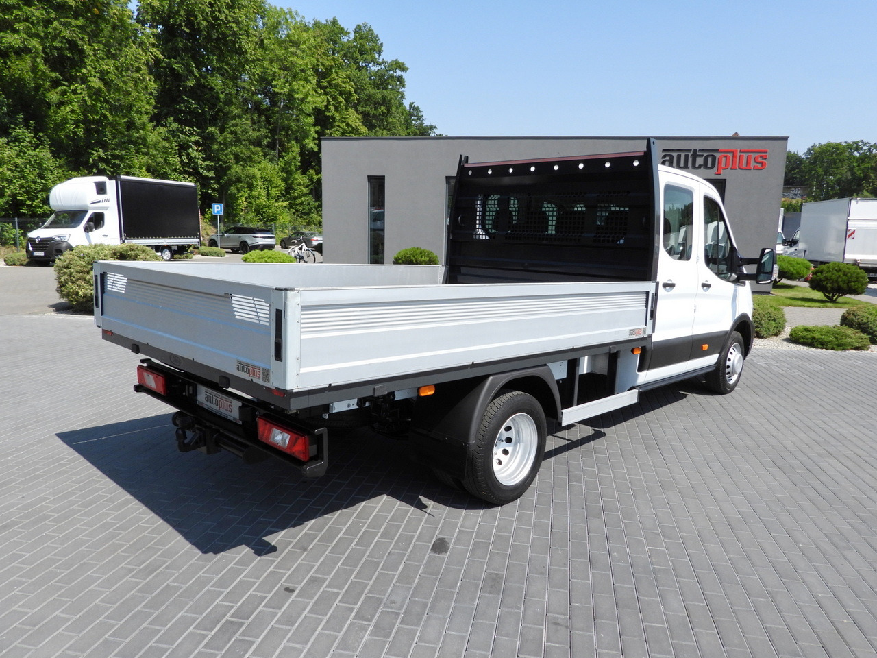 FORD TRANSIT STAKE BODY DOUBLE CABIN DOKA 7 SEATS TWIN WHEELS AIR CONDITIONING 130HP - Furgoneta caja abierta: foto 3 FORD TRANSIT STAKE BODY DOUBLE CABIN DOKA 7 SEATS TWIN WHEELS AIR CONDITIONING 130HP - Furgoneta caja abierta: foto 3