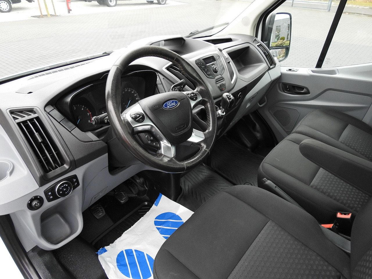 FORD TRANSIT TIPPER CRUISE CONTROL AIR CONDITIONING TWIN WHEELS  170HP - Furgoneta basculante: foto 2 FORD TRANSIT TIPPER CRUISE CONTROL AIR CONDITIONING TWIN WHEELS  170HP - Furgoneta basculante: foto 2