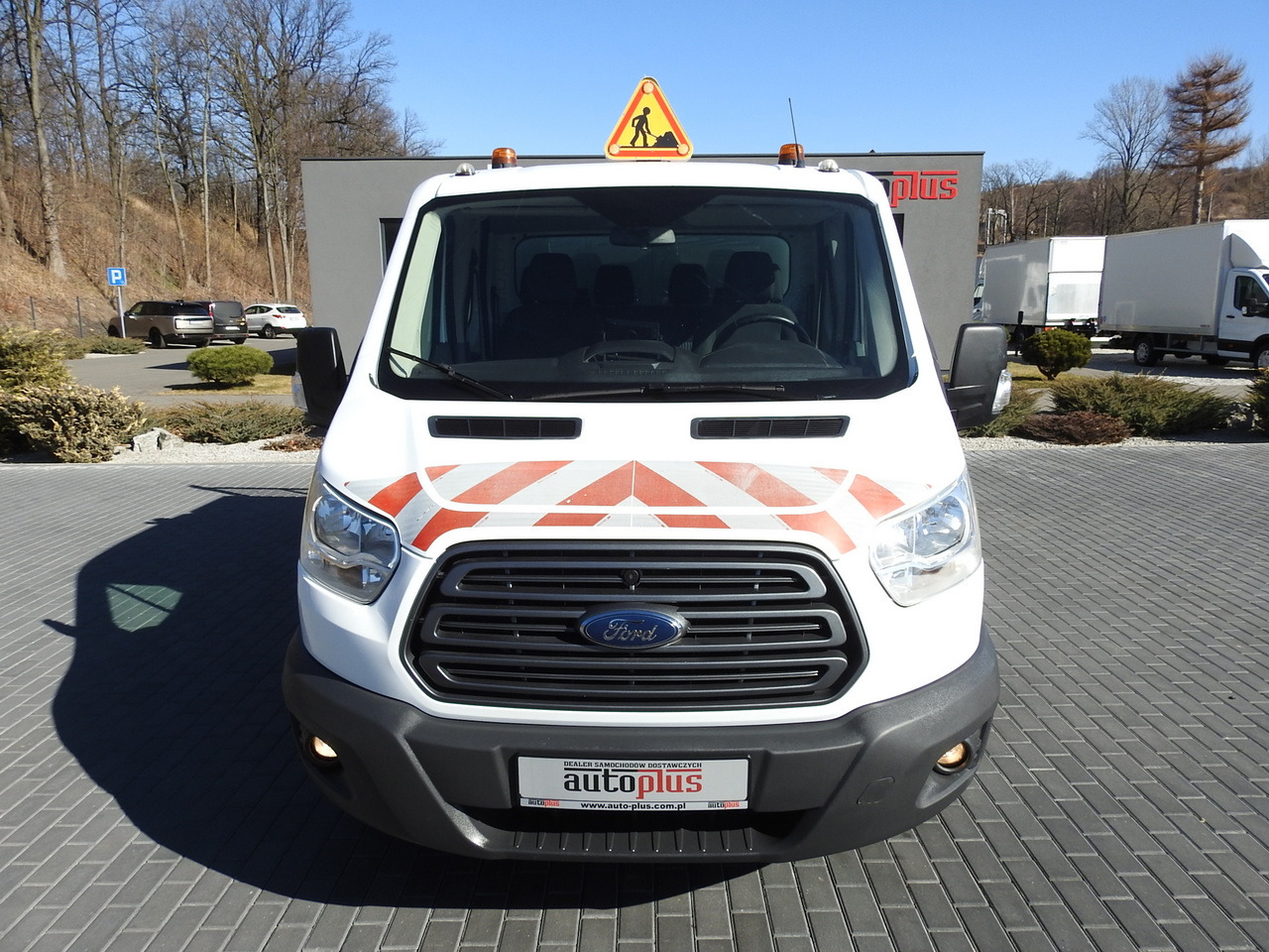 FORD TRANSIT TIPPER DOUBLE CABIN DOKA 6 SEATS CRUISE CONTROL AIR CONDITIONING 130HP - Furgoneta basculante: foto 5 FORD TRANSIT TIPPER DOUBLE CABIN DOKA 6 SEATS CRUISE CONTROL AIR CONDITIONING 130HP - Furgoneta basculante: foto 5