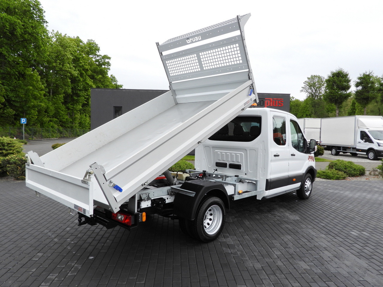 FORD TRANSIT TIPPER DOUBLE CABIN DOKA 6 SEATS CRUISE CONTROL AIR CONDITIONING TWIN WHEELS 170HP - Furgoneta basculante: foto 3 FORD TRANSIT TIPPER DOUBLE CABIN DOKA 6 SEATS CRUISE CONTROL AIR CONDITIONING TWIN WHEELS 170HP - Furgoneta basculante: foto 3