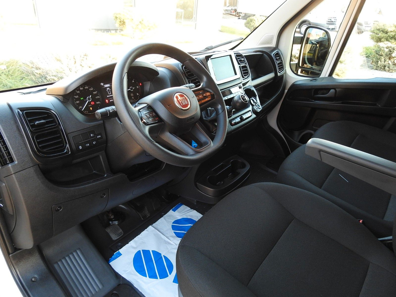 Fiat DUCATO KOFFER AUFZUG 8 PALETTEN TEMPOMAT - Furgoneta caja cerrada: foto 2 Fiat DUCATO KOFFER AUFZUG 8 PALETTEN TEMPOMAT - Furgoneta caja cerrada: foto 2