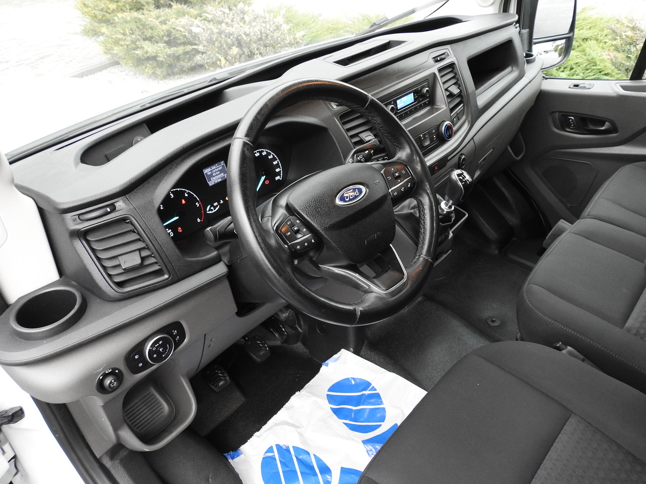 Ford TRANSIT KASTENWAGEN DOPPELKABINE 6 SITZE - Furgón, Furgoneta combi: foto 2 Ford TRANSIT KASTENWAGEN DOPPELKABINE 6 SITZE - Furgón, Furgoneta combi: foto 2