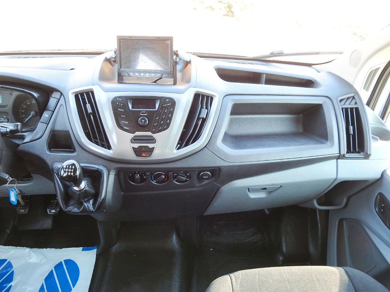 Leasing de  Ford TRANSIT  KIPPER DOPPELKABINE DOKA 6 SITZE Ford TRANSIT  KIPPER DOPPELKABINE DOKA 6 SITZE: foto 23
