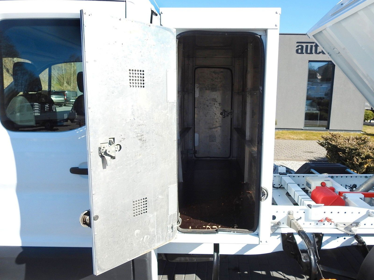 Leasing de  Ford TRANSIT  KIPPER DOPPELKABINE DOKA 6 SITZE Ford TRANSIT  KIPPER DOPPELKABINE DOKA 6 SITZE: foto 18