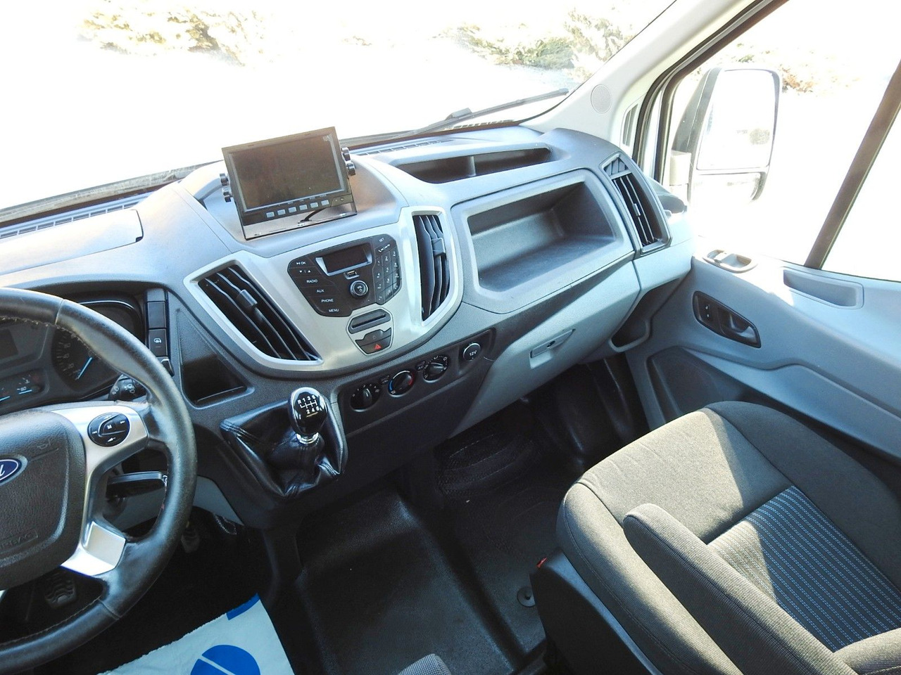 Leasing de  Ford TRANSIT  KIPPER DOPPELKABINE DOKA 6 SITZE Ford TRANSIT  KIPPER DOPPELKABINE DOKA 6 SITZE: foto 22