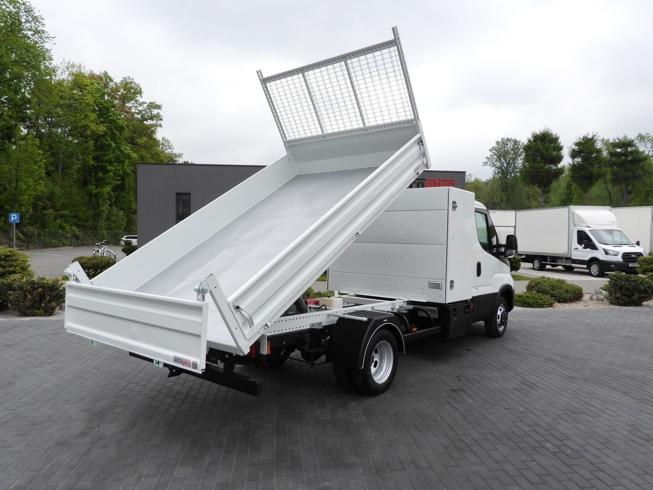 IVECO DAILY 35C14 TIPPER CRUISE CONTROL TWIN WHEELS 140HP - Furgoneta basculante: foto 3 IVECO DAILY 35C14 TIPPER CRUISE CONTROL TWIN WHEELS 140HP - Furgoneta basculante: foto 3