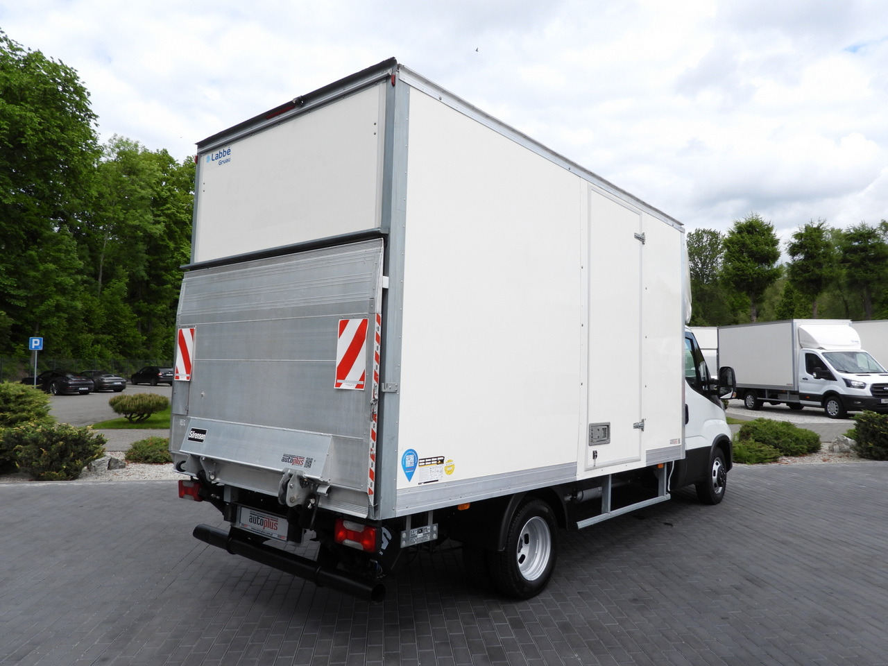 IVECO DAILY 35C16 BOX LIFT 8 PALLETS CRUISE CONTROL TWIN WHEELS AIR CONDITIONING 160HP - Furgoneta caja cerrada: foto 3 IVECO DAILY 35C16 BOX LIFT 8 PALLETS CRUISE CONTROL TWIN WHEELS AIR CONDITIONING 160HP - Furgoneta caja cerrada: foto 3