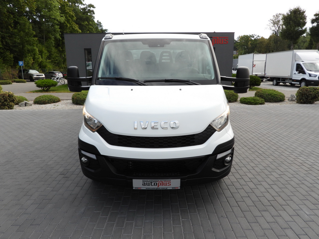 IVECO DAILY 35C17 STAKE BODY DOUBLE CABIN DOKA 7 SEATS CRUISE CONTROL TWIN WHEELS AIR CONDITIONING 170HP - Furgoneta caja abierta: foto 5 IVECO DAILY 35C17 STAKE BODY DOUBLE CABIN DOKA 7 SEATS CRUISE CONTROL TWIN WHEELS AIR CONDITIONING 170HP - Furgoneta caja abierta: foto 5