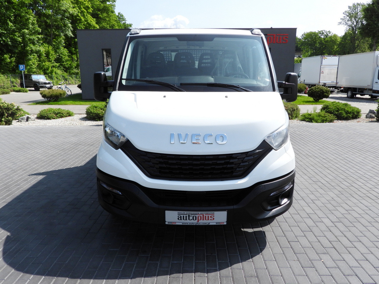 IVECO DAILY 35S12 STAKE BODY DOUBLE CABIN DOKA 7 SEATS AIR CONDITIONING 120HP - Furgoneta caja abierta: foto 5 IVECO DAILY 35S12 STAKE BODY DOUBLE CABIN DOKA 7 SEATS AIR CONDITIONING 120HP - Furgoneta caja abierta: foto 5