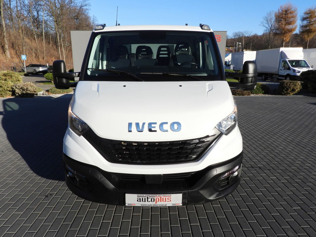 IVECO DAILY 35S14 STAKE BODY DOUBLE CABIN DOKA 7 SEATS CRUISE CONTROL AIR CONDITIONING 140HP - Furgoneta combi: foto 5 IVECO DAILY 35S14 STAKE BODY DOUBLE CABIN DOKA 7 SEATS CRUISE CONTROL AIR CONDITIONING 140HP - Furgoneta combi: foto 5