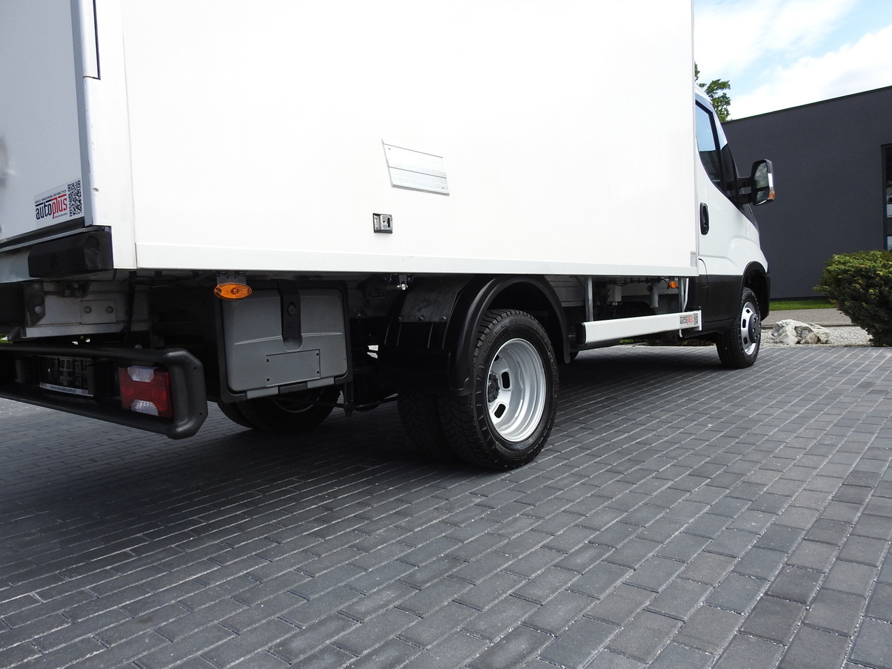 Furgoneta frigorifica IVECO DAILY 35S15 REGRIGERATOR BOX -12*C 8 PALLETS CRUISE CONTROL TWIN WHEELS AIR CONDITIONING  150HP: foto 17