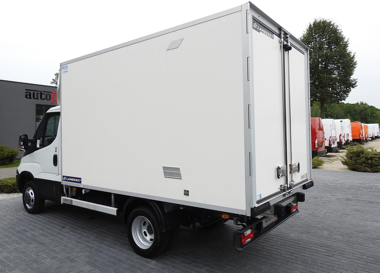 Furgoneta frigorifica IVECO DAILY 35S15 REGRIGERATOR BOX -12*C 8 PALLETS CRUISE CONTROL TWIN WHEELS AIR CONDITIONING  150HP: foto 9