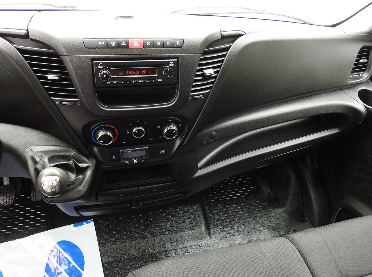 Furgoneta frigorifica IVECO DAILY 35S15 REGRIGERATOR BOX -12*C 8 PALLETS CRUISE CONTROL TWIN WHEELS AIR CONDITIONING  150HP: foto 35