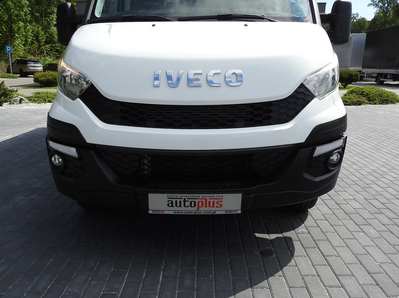Furgoneta frigorifica IVECO DAILY 35S15 REGRIGERATOR BOX -12*C 8 PALLETS CRUISE CONTROL TWIN WHEELS AIR CONDITIONING  150HP: foto 14