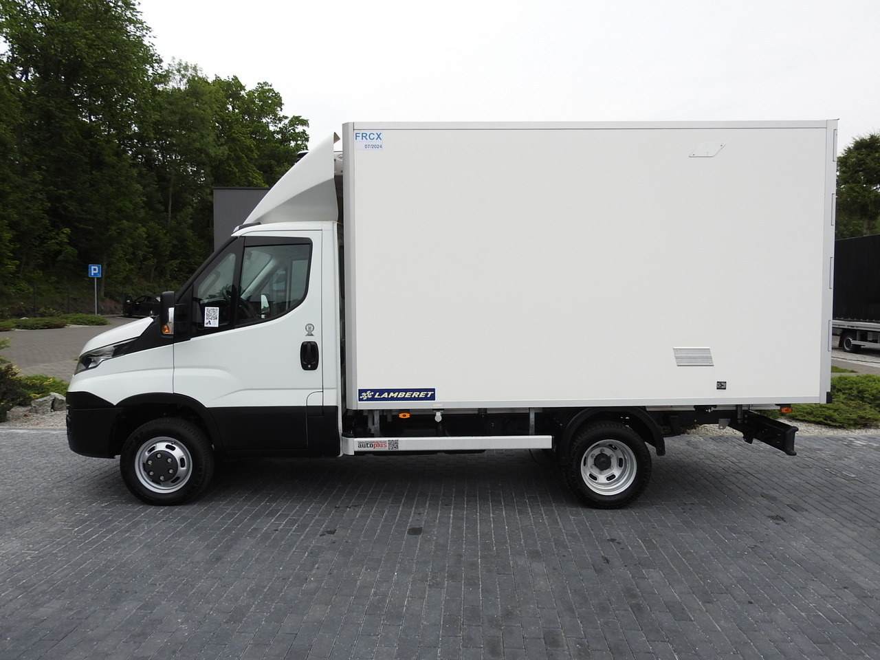 Furgoneta frigorifica IVECO DAILY 35S15 REGRIGERATOR BOX -12*C 8 PALLETS CRUISE CONTROL TWIN WHEELS AIR CONDITIONING  150HP: foto 8