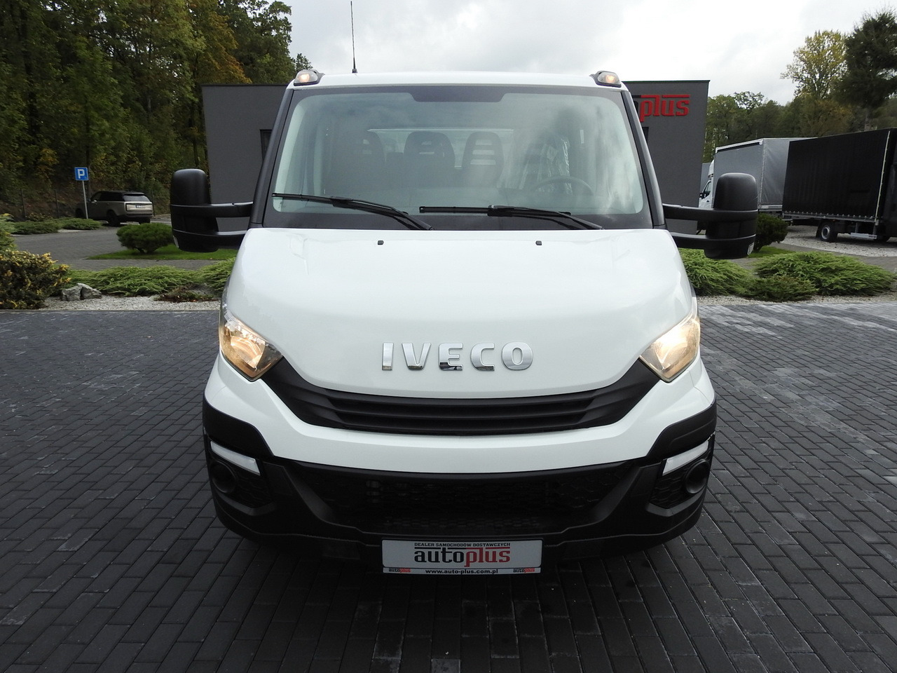 IVECO DAILY 35S15 STAKE BODY DOUBLE CABIN DOKA 7 SEATS AIR CONDITIONING 150HP - Furgoneta caja abierta: foto 5 IVECO DAILY 35S15 STAKE BODY DOUBLE CABIN DOKA 7 SEATS AIR CONDITIONING 150HP - Furgoneta caja abierta: foto 5