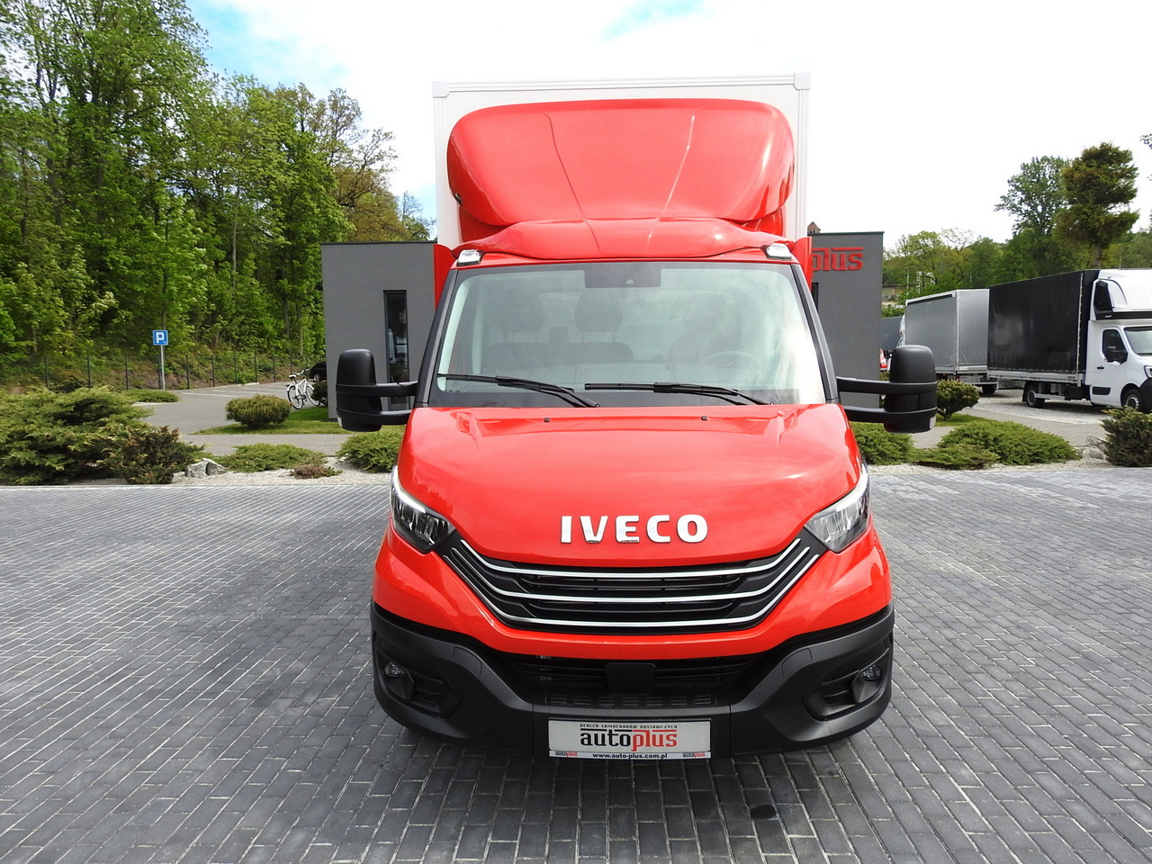 IVECO DAILY 35S18 NEW BOX 10 PALLETS CRUISE CONTROL NAVIGATION AIR CONDITIONING LED LIGHTS GUARANTEE 180HP - Furgoneta caja cerrada: foto 5 IVECO DAILY 35S18 NEW BOX 10 PALLETS CRUISE CONTROL NAVIGATION AIR CONDITIONING LED LIGHTS GUARANTEE 180HP - Furgoneta caja cerrada: foto 5