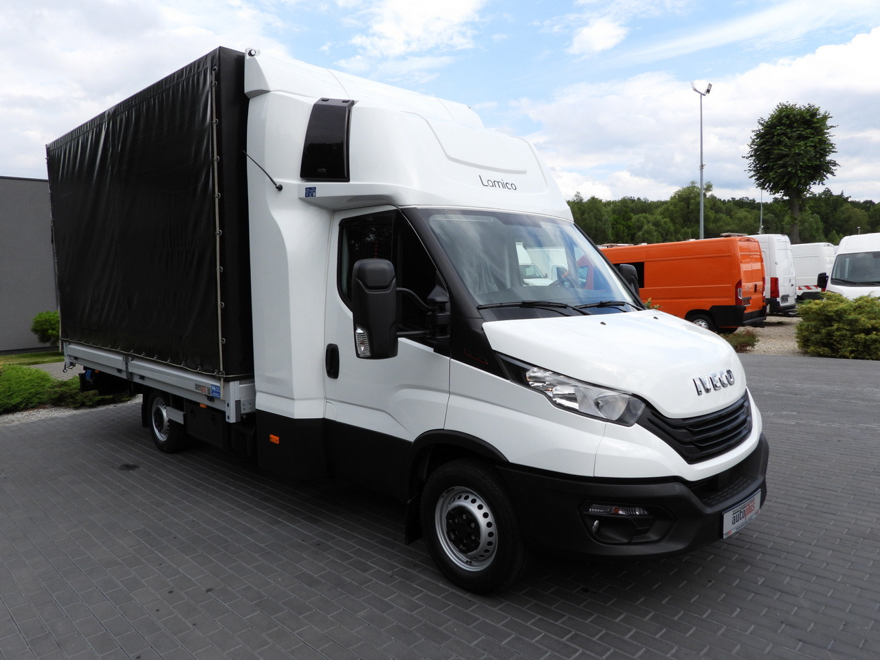 IVECO DAILY 35S18 TARPAULIN LIFT 10 PALLETS WEBASTO CRUISE CONTROL PNEUMATICS AIR CONDITIONING 180HP - Furgoneta con lona: foto 4 IVECO DAILY 35S18 TARPAULIN LIFT 10 PALLETS WEBASTO CRUISE CONTROL PNEUMATICS AIR CONDITIONING 180HP - Furgoneta con lona: foto 4