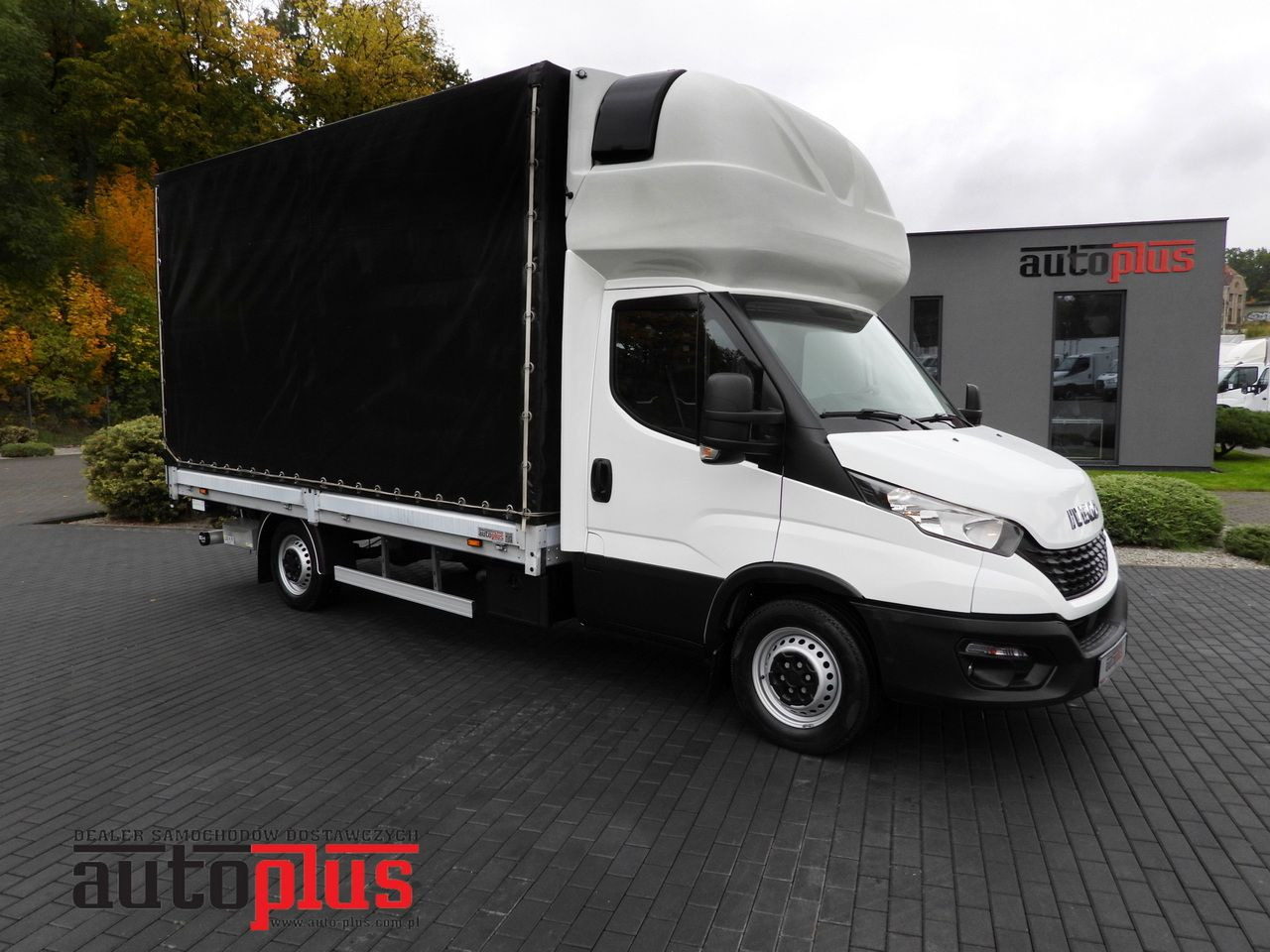 IVECO DAILY 35S18 TARPAULIN LIFT 8 PALLETS WEBASTO CRUISE CONTROL AIR CONDITIONING 180HP - Furgoneta con lona: foto 1 IVECO DAILY 35S18 TARPAULIN LIFT 8 PALLETS WEBASTO CRUISE CONTROL AIR CONDITIONING 180HP - Furgoneta con lona: foto 1