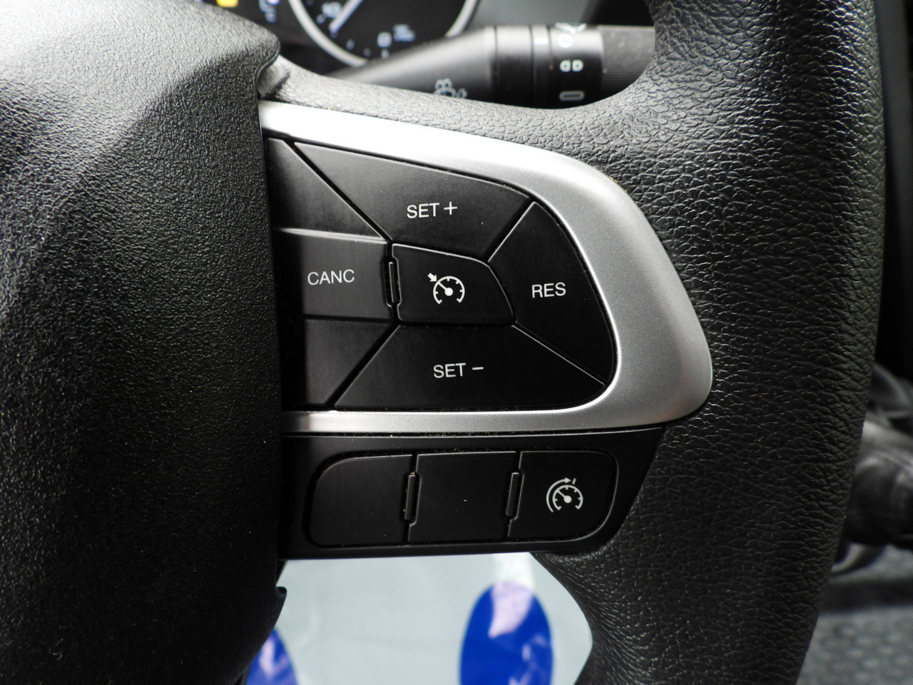 Furgoneta con lona IVECO DAILY 35S18 TARPAULIN LIFT 8 PALLETS WEBASTO CRUISE CONTROL LED LIGHTS AIR CONDITIONING 180HP: foto 36 Furgoneta con lona IVECO DAILY 35S18 TARPAULIN LIFT 8 PALLETS WEBASTO CRUISE CONTROL LED LIGHTS AIR CONDITIONING 180HP: foto 36