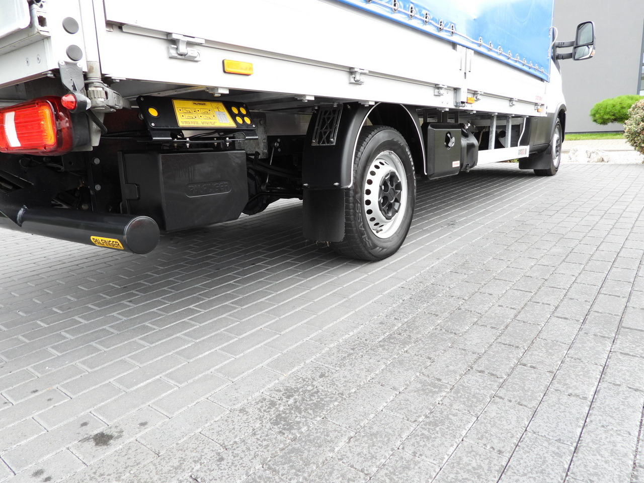 Furgoneta con lona IVECO DAILY 35S18 TARPAULIN LIFT 8 PALLETS WEBASTO CRUISE CONTROL LED LIGHTS AIR CONDITIONING 180HP: foto 18 Furgoneta con lona IVECO DAILY 35S18 TARPAULIN LIFT 8 PALLETS WEBASTO CRUISE CONTROL LED LIGHTS AIR CONDITIONING 180HP: foto 18