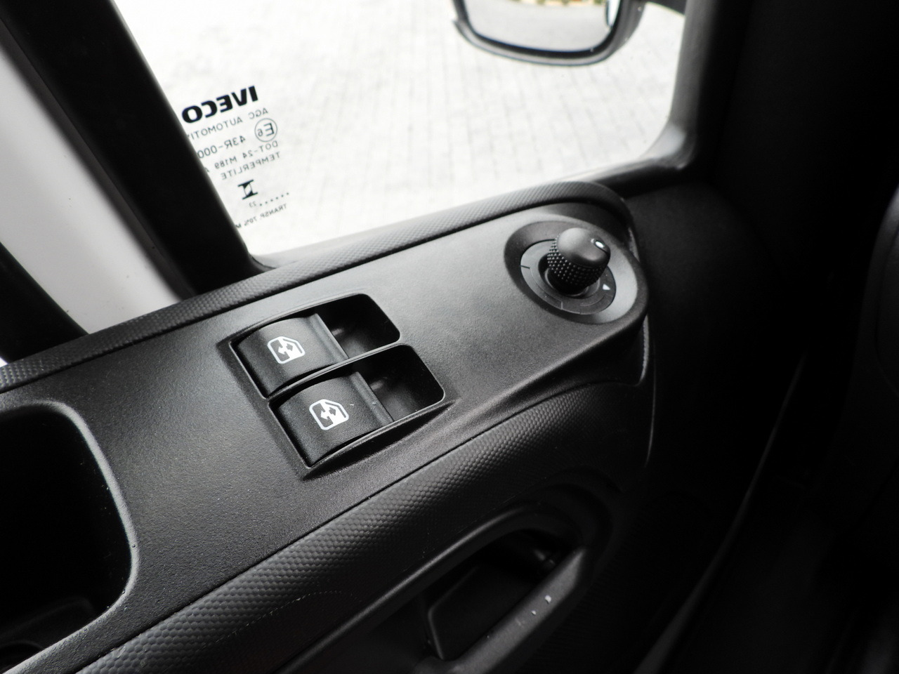 Furgoneta con lona IVECO DAILY 35S18 TARPAULIN LIFT 8 PALLETS WEBASTO CRUISE CONTROL LED LIGHTS AIR CONDITIONING 180HP: foto 42 Furgoneta con lona IVECO DAILY 35S18 TARPAULIN LIFT 8 PALLETS WEBASTO CRUISE CONTROL LED LIGHTS AIR CONDITIONING 180HP: foto 42