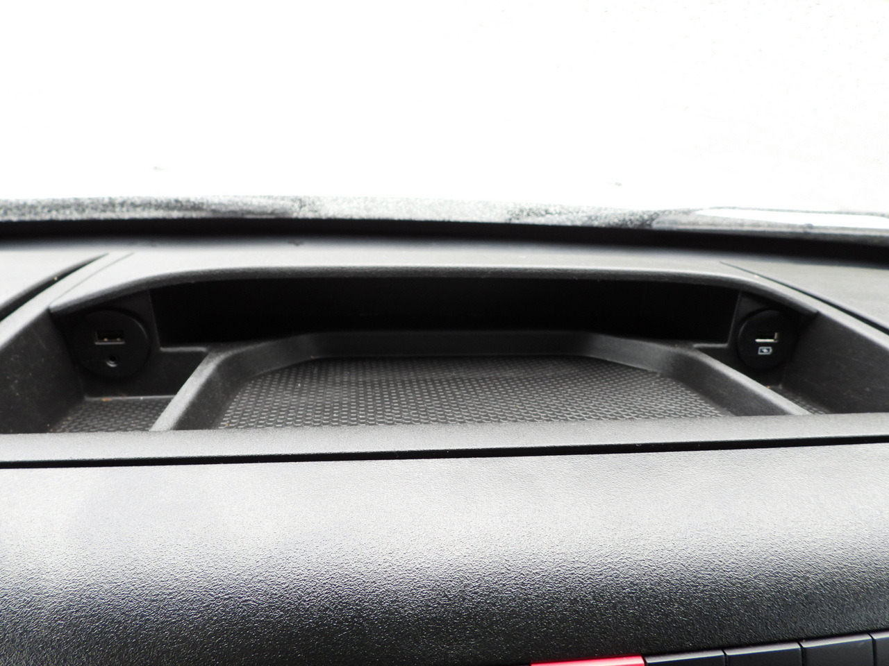 Furgoneta con lona IVECO DAILY 35S18 TARPAULIN LIFT 8 PALLETS WEBASTO CRUISE CONTROL LED LIGHTS AIR CONDITIONING 180HP: foto 43 Furgoneta con lona IVECO DAILY 35S18 TARPAULIN LIFT 8 PALLETS WEBASTO CRUISE CONTROL LED LIGHTS AIR CONDITIONING 180HP: foto 43