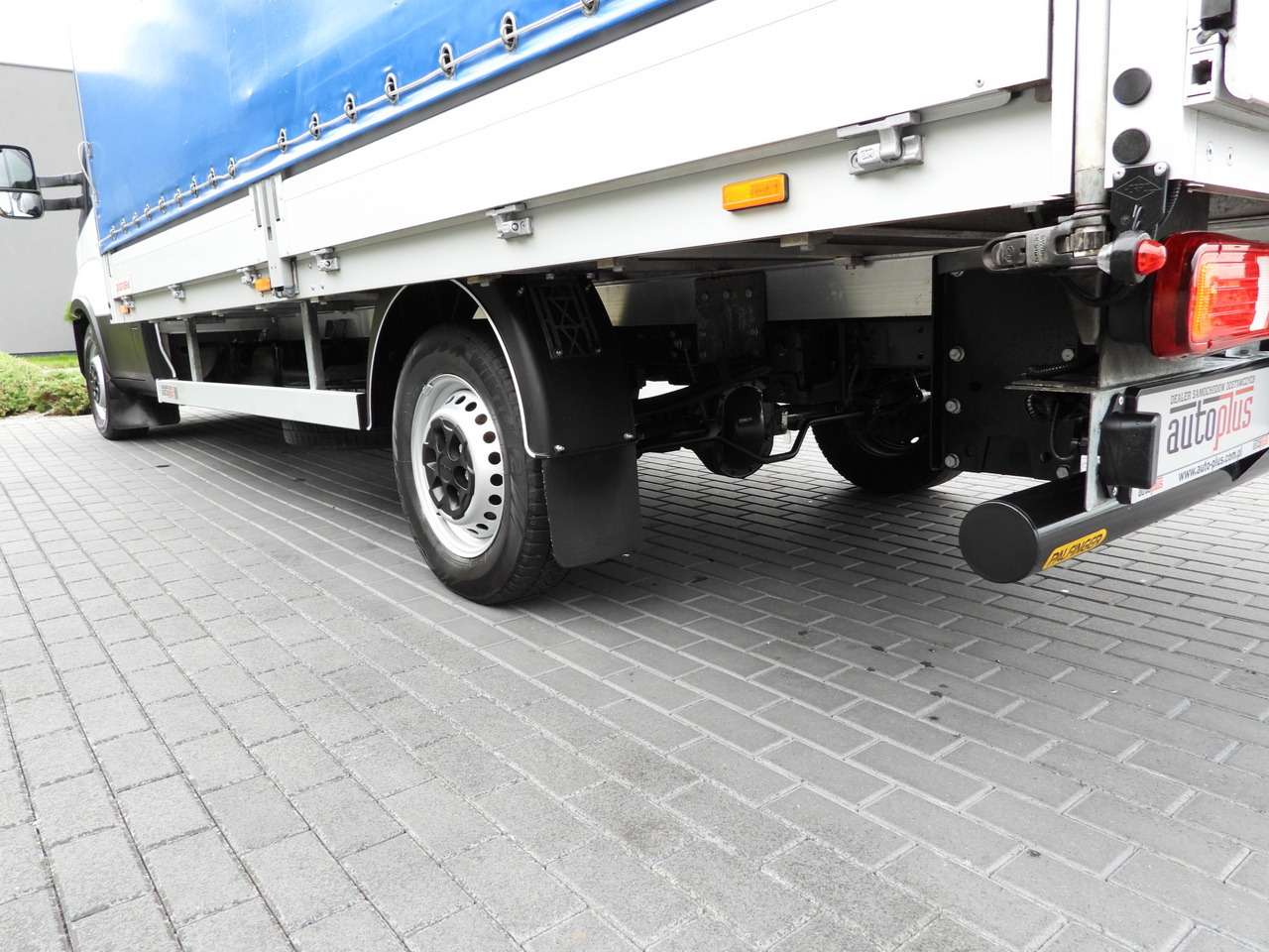 Furgoneta con lona IVECO DAILY 35S18 TARPAULIN LIFT 8 PALLETS WEBASTO CRUISE CONTROL LED LIGHTS AIR CONDITIONING 180HP: foto 17 Furgoneta con lona IVECO DAILY 35S18 TARPAULIN LIFT 8 PALLETS WEBASTO CRUISE CONTROL LED LIGHTS AIR CONDITIONING 180HP: foto 17