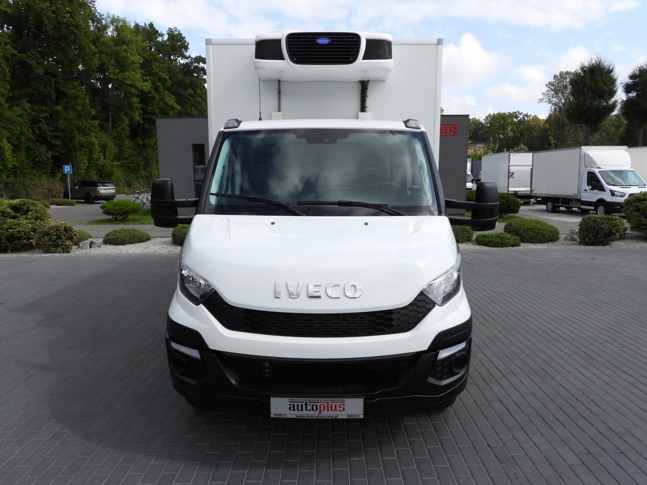 IVECO DAILY 70C17 REFRIGERATOR 1*C LIFT 10 PALLETS POWER SUPPLY 230V CRUISE CONTROL AIR CONDITIONING PNEUMATICS AUTOMATIC TRANSMISSION HI-MATIC TWIN WHEELS 170HP - Camión frigorífico: foto 5 IVECO DAILY 70C17 REFRIGERATOR 1*C LIFT 10 PALLETS POWER SUPPLY 230V CRUISE CONTROL AIR CONDITIONING PNEUMATICS AUTOMATIC TRANSMISSION HI-MATIC TWIN WHEELS 170HP - Camión frigorífico: foto 5