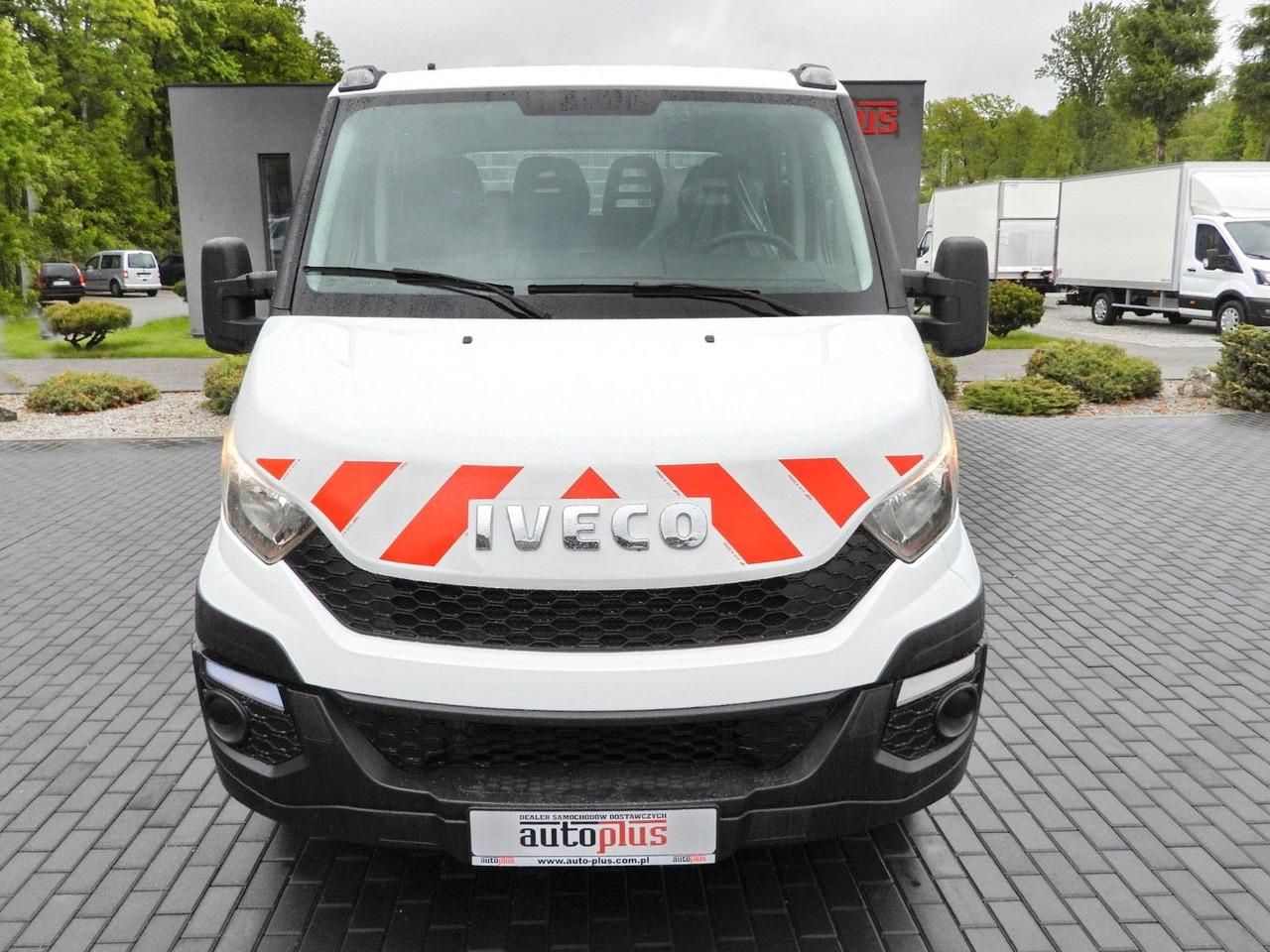 Iveco DAILY 35C13 KIPPER DOPPELKABINE DOKA 7 SITZE A/C - Furgoneta basculante, Furgoneta combi: foto 5 Iveco DAILY 35C13 KIPPER DOPPELKABINE DOKA 7 SITZE A/C - Furgoneta basculante, Furgoneta combi: foto 5
