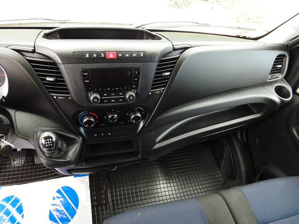 Furgoneta caja cerrada Iveco DAILY 35C14 KOFFER 8 PALETTEN  TEMPOMAT: foto 24